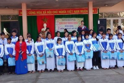 Hoạt động “Mừng Đảng – mừng Xuân” tại trường THPT Nguyễn Tất Thành