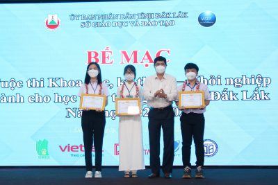 Bế mạc Cuộc thi khoa học, kỹ thuật – Khởi nghiệp dành cho học sinh trung học tỉnh Đắk Lắk năm học 2021-2022