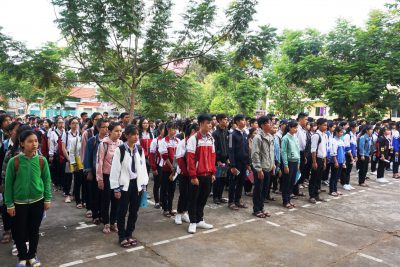 Hơn 2.000 học sinh lớp 9 dự thi tuyển sinh vào lớp 10 trường THPT chuyên Nguyễn Du và DTNT Nơ Trang Lơng