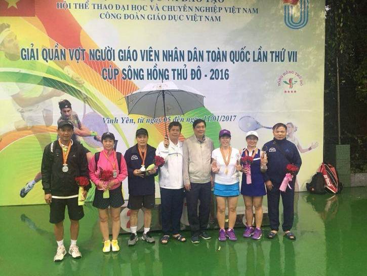 Đoàn cán bộ, giáo viên Ngành Giáo dục và Đào tạo tham gia giải quần vợt Người giáo viên nhân dân toàn quốc lần thứ VII