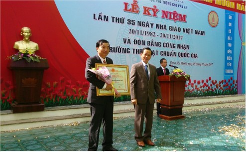 Trường THPT Chu Văn An tổ chức Lễ kỷ niệm 35 năm Ngày nhà giáo Việt Nam và đón nhận danh hiệu trường chuẩn Quốc gia