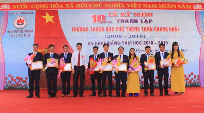 Trường THPT Trần Quang Khai tổ chức Lễ Kỷ niệm 10 năm thành lập và Khai giảng năm học mới 2018 – 2019