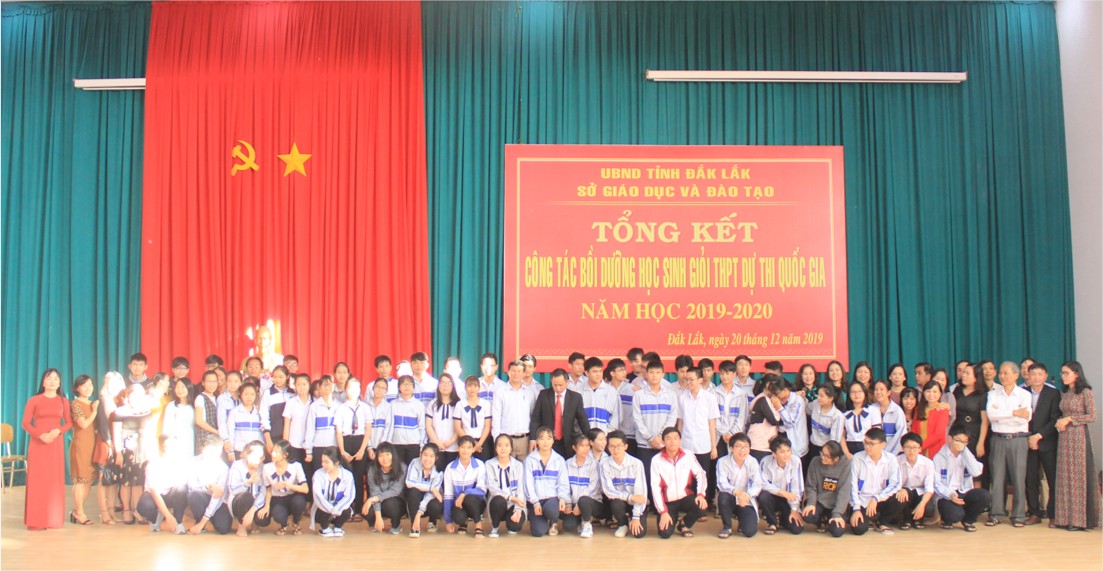 Tổng kết lớp bồi dưỡng học sinh giỏi THPT dự thi Quốc gia năm năm học  2019-2020