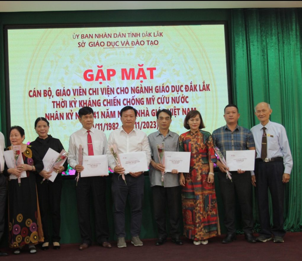 Gặp mặt nhà giáo chi viện cho ngành Giáo dục Đắk Lắk thời kỳ kháng chiến chống Mỹ cứu nước