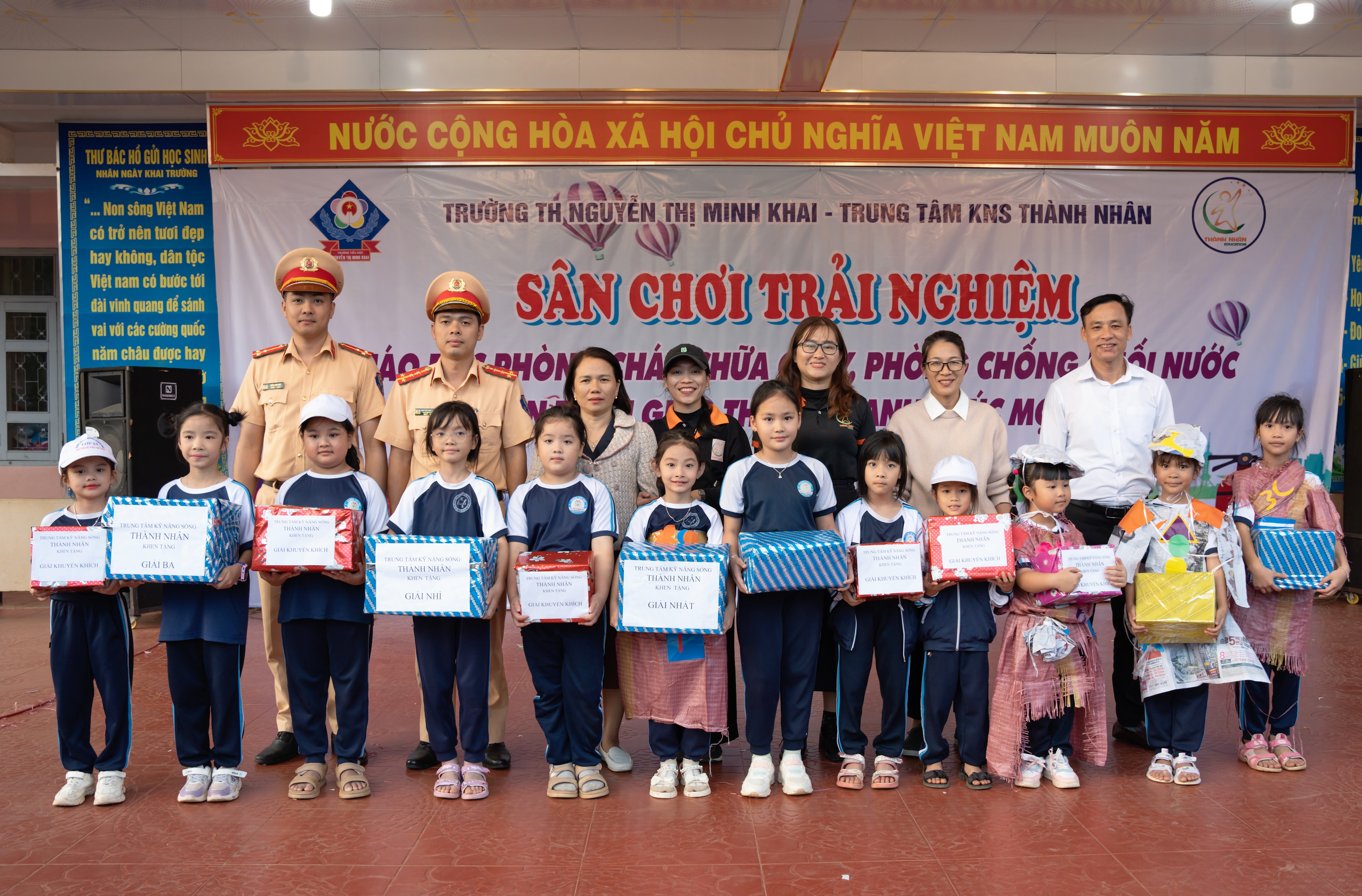 Tổ chức “Sân chơi trải nghiệm” cho học sinh Tiểu học