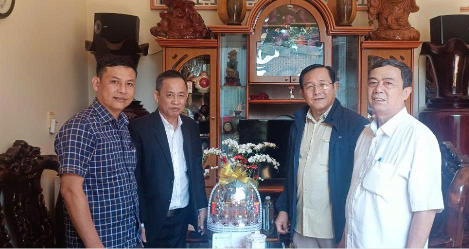 Thăm, chúc Tết nguyên lãnh đạo Sở Giáo dục và Đào tạo qua các giai đoạn