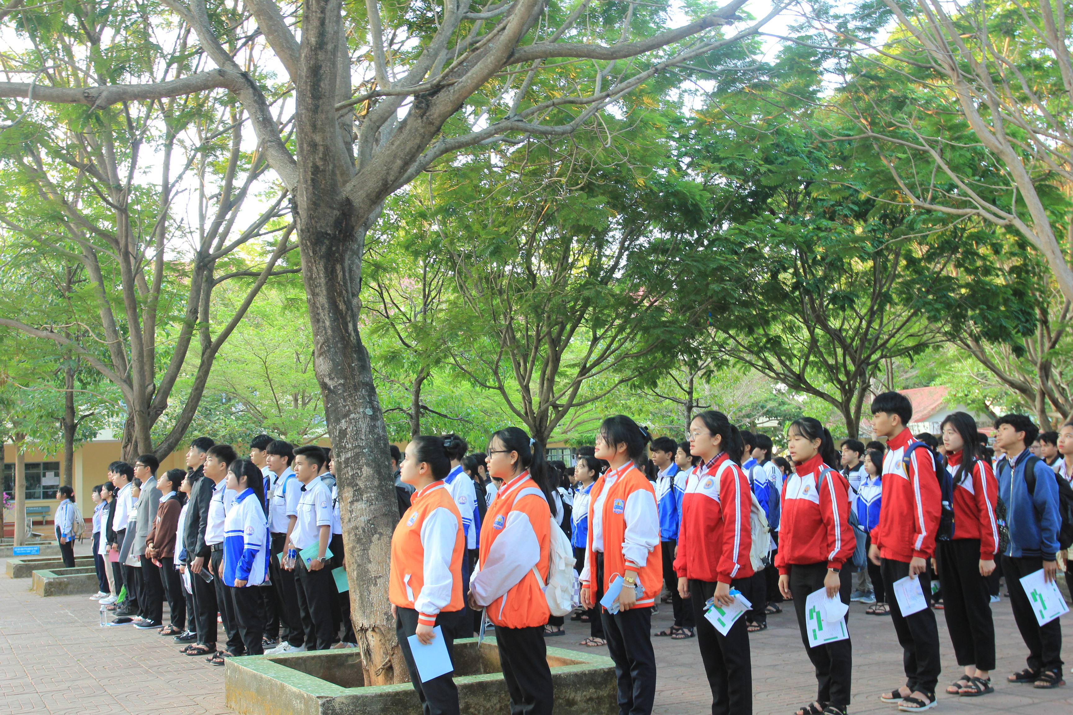 08 huyện, thị xã, thành phố trên địa bàn tỉnh Đắk Lắk có trường THPT công lập được phép tổ chức thi tuyển vào lớp 10