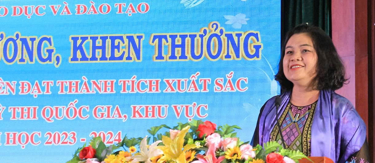 Tuyên dương, khen thưởng học sinh, giáo viên đạt thành tích xuất sắc trong các kỳ thi quốc gia năm học 2023 – 2024
