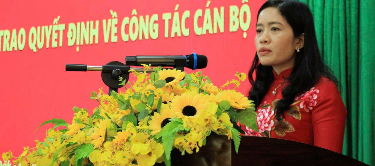 Công bố Quyết định nghỉ hưu và Quyết định bổ nhiệm Giám đốc Sở Giáo dục và Đào tạo