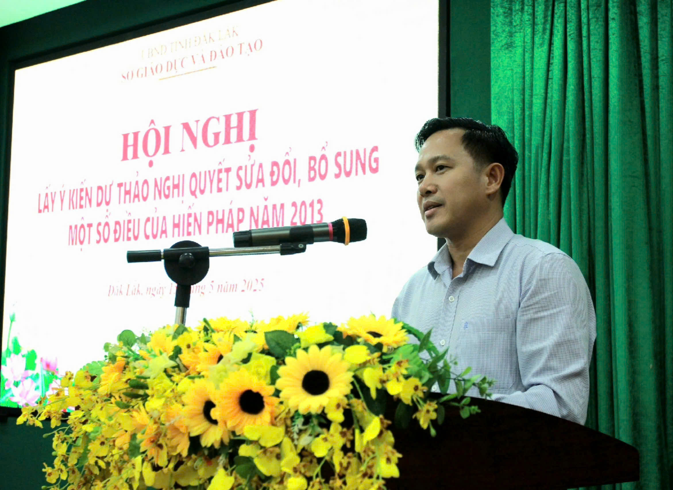Hội nghị lấy ý kiến Dự thảo Nghị quyết sửa đổi, bổ sung Hiến pháp 2013