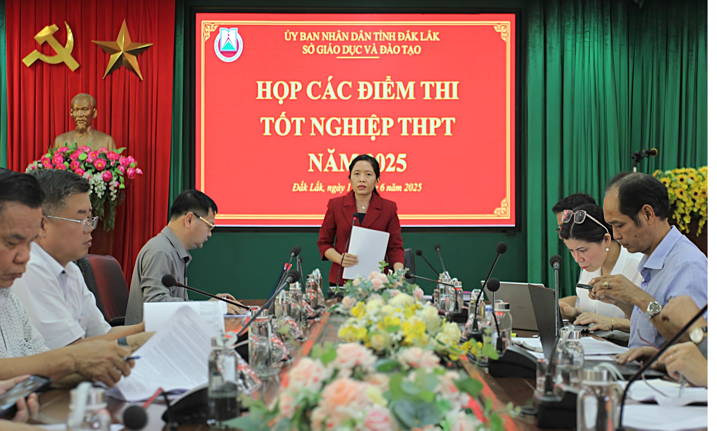 Họp Lãnh đạo các Trường đặt điểm thi tốt nghiệp THPT năm 2025 trên địa bàn tỉnh Đắk Lắk