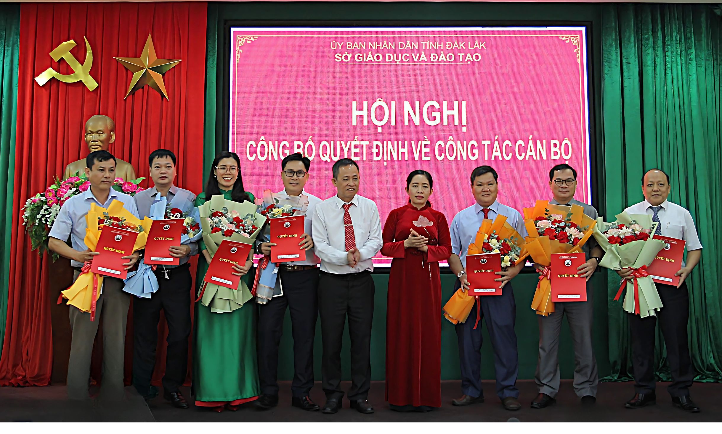 HỘI NGHỊ CÔNG BỐ QUYẾT ĐỊNH VỀ CÔNG TÁC CÁN BỘ CỦA SỞ GDĐT TỈNH ĐẮK LẮK