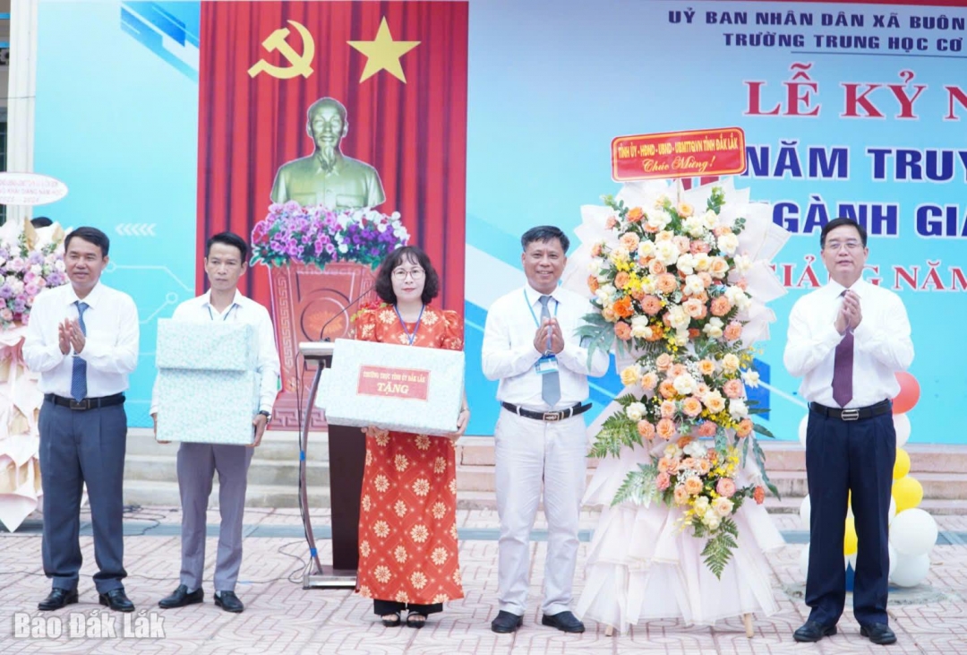 Đắk Lắk: Hơn 1.300 cơ sở giáo dục đồng loạt tổ chức Lễ kỷ niệm 80 năm truyền thống ngành Giáo dục và khai giảng năm học 2025 – 2026