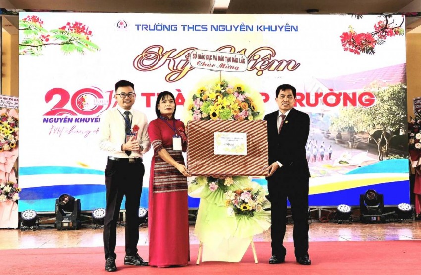 Trường THCS Nguyễn Khuyến, xã Ea Kar tổ chức Lễ Kỷ niệm 20 năm thành lập trường