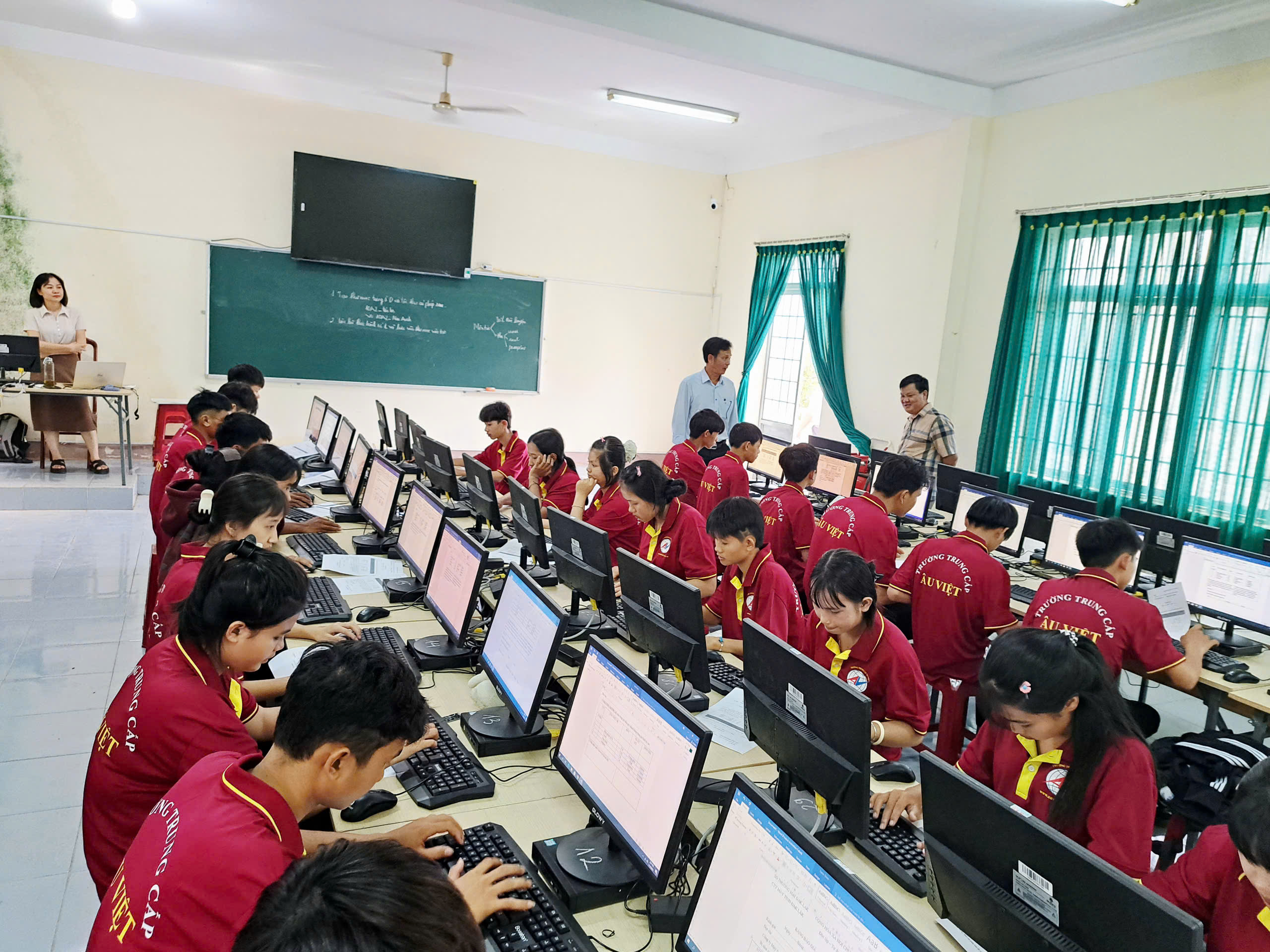 Kiểm tra hoạt động dạy và học đầu năm học 2025–2026 tại các Trung tâm Giáo dục nghề nghiệp – Giáo dục thường xuyên