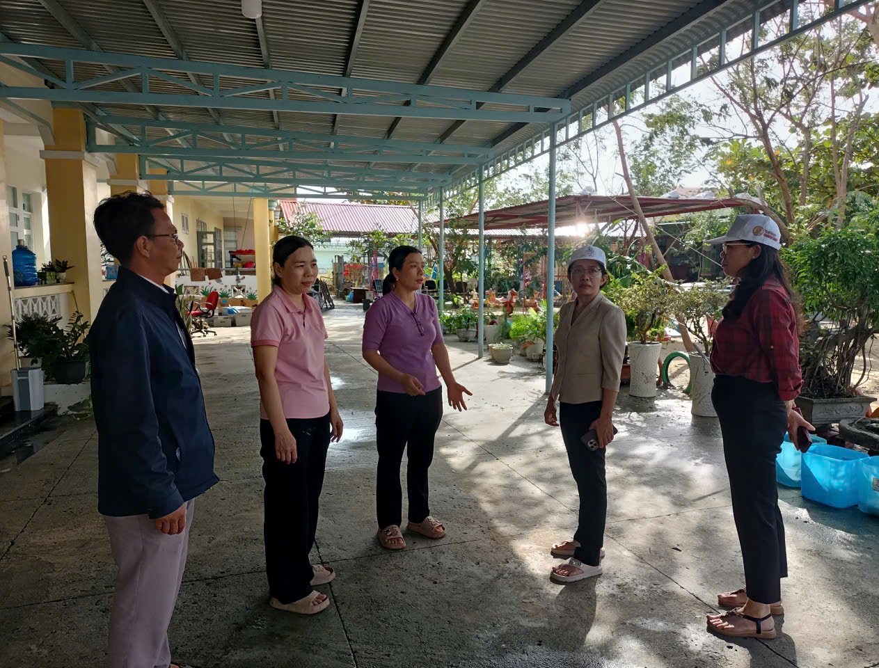 Lãnh đạo Sở Giáo dục và Đào tạo thăm hỏi, động viên kịp thời thầy và trò các cơ sở giáo dục bị thiệt hại sau mưa lũ