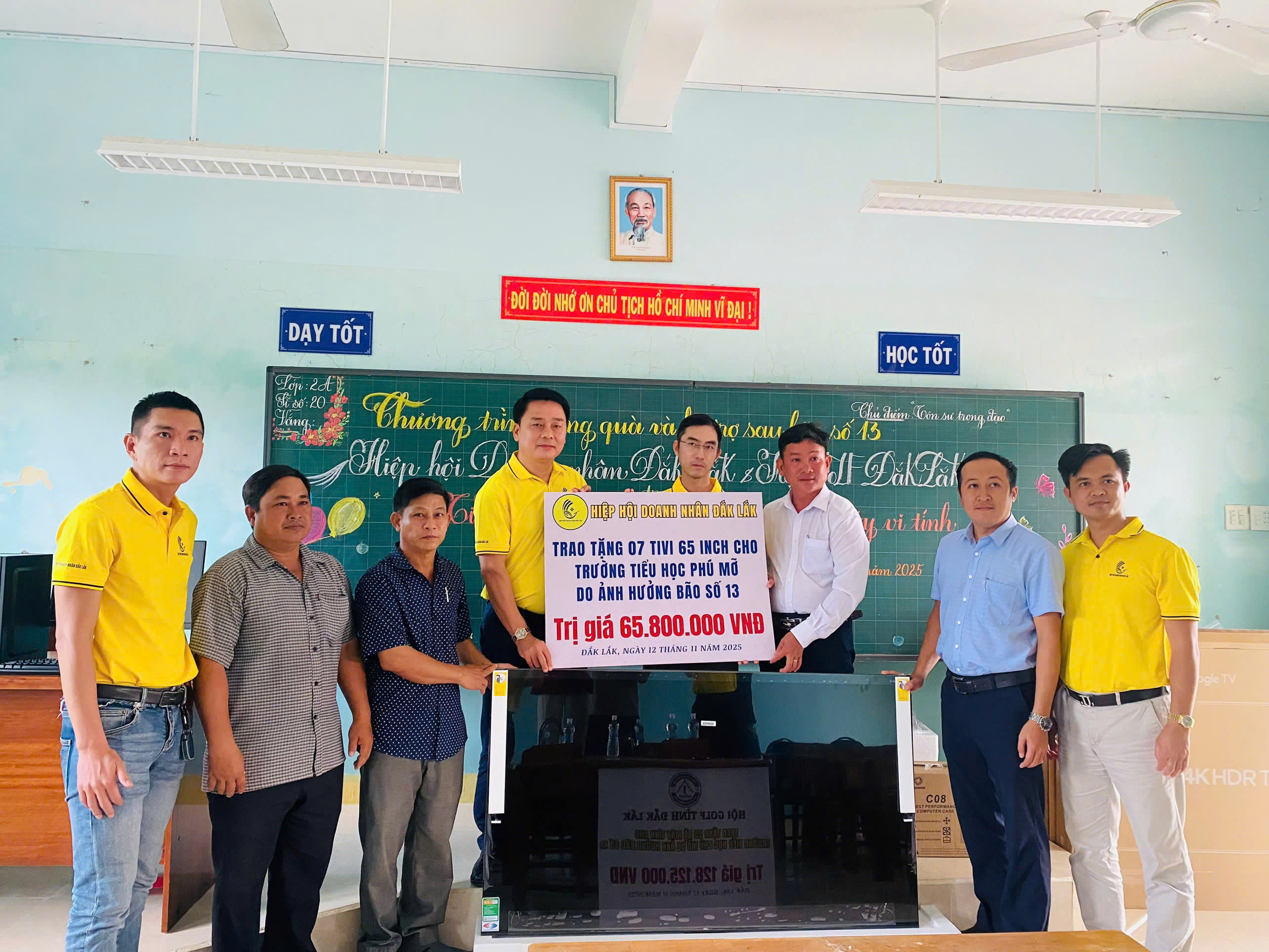 Chung tay cùng ngành Giáo dục khắc phục khó khăn sau bão Kalmaegi