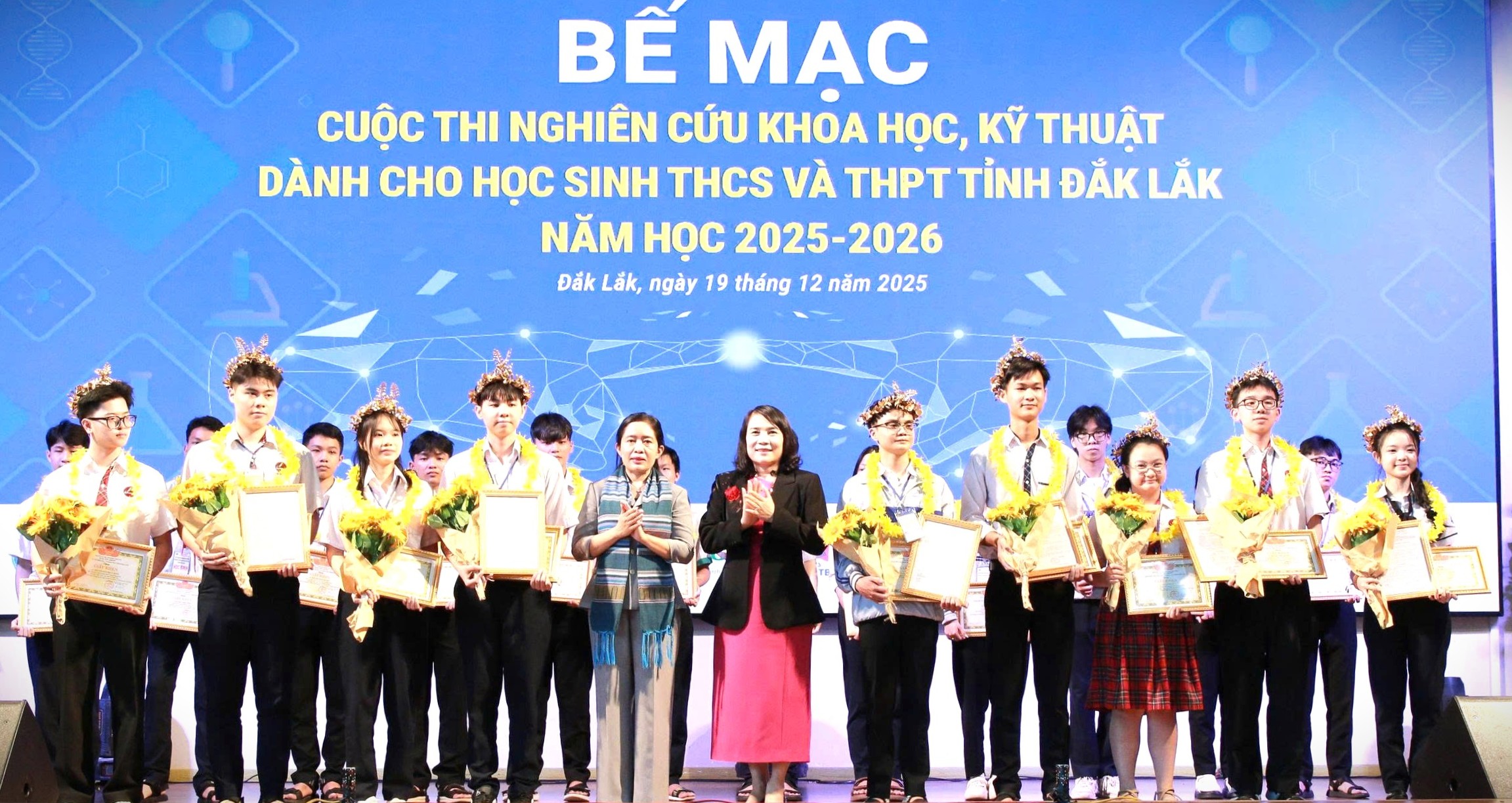 Bế mạc Cuộc thi KHKT dành cho học sinh THCS và THPT năm học 2025-2026