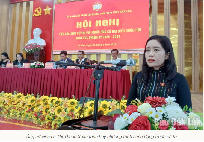 TS. Lê Thị Thanh Xuân, Giám đốc Sở Giáo dục và Đào tạo tỉnh Đắk Lắk, là một trong các ứng cử viên đại biểu Quốc hội khóa XVI thuộc Đơn vị bầu cử số 3, tham gia hội nghị tiếp xúc cử tri tại phường Ea Kao và trình bày chương trình hành động trước cử tri, thể hiện quyết tâm thúc đẩy các chính sách phát triển giáo dục và đào tạo.